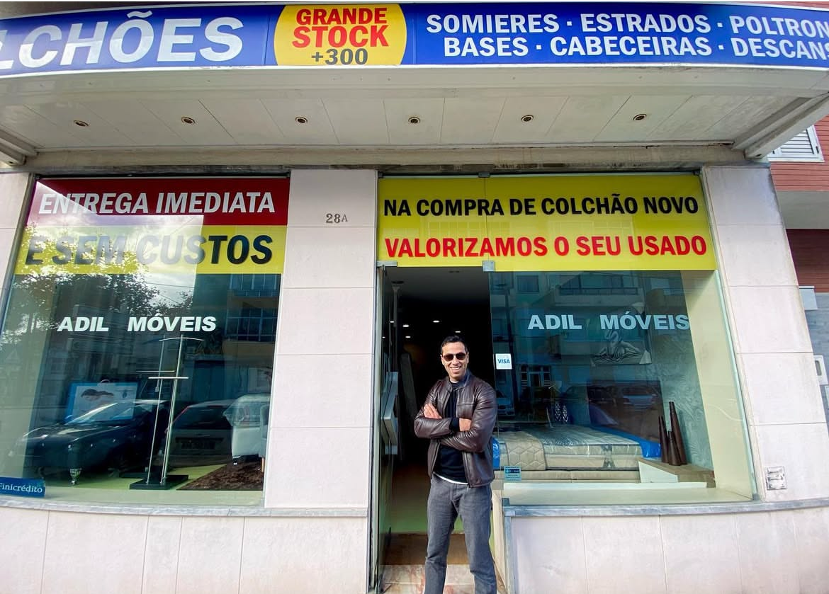 Adil Móveis History